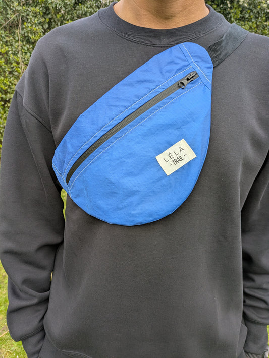 Sac banane upcyclé bleu